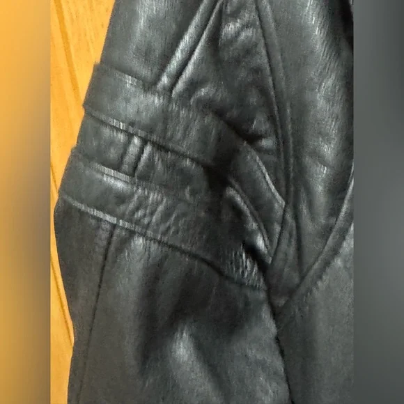 Harley-Davidson Black Leather Motorcycle Jacket woman’s size Large. Pit 21 - Picture 10 of 16